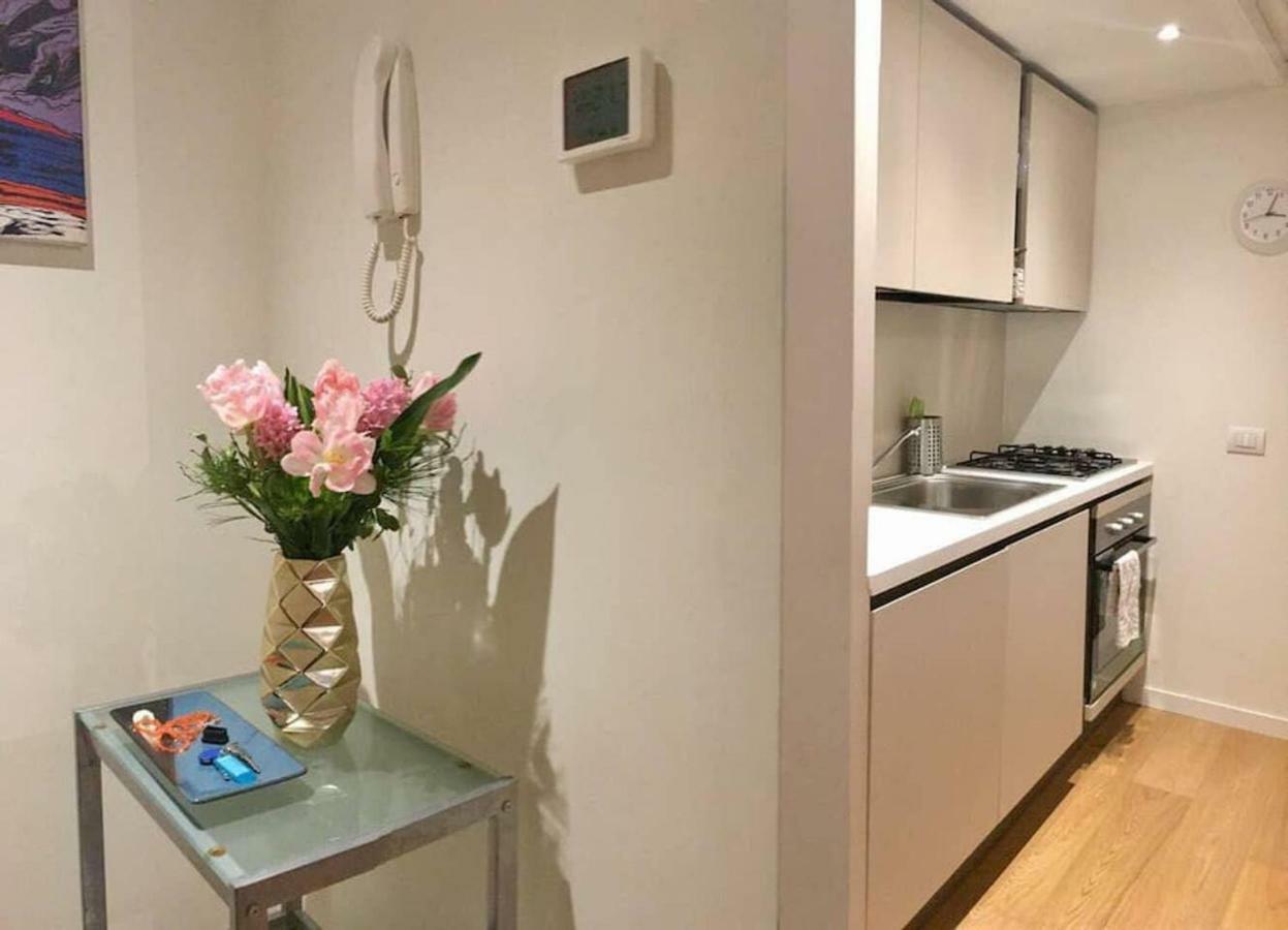 Joivy 1Br Apt In Isola With Stunning View To Bosco Verticale Milan Extérieur photo