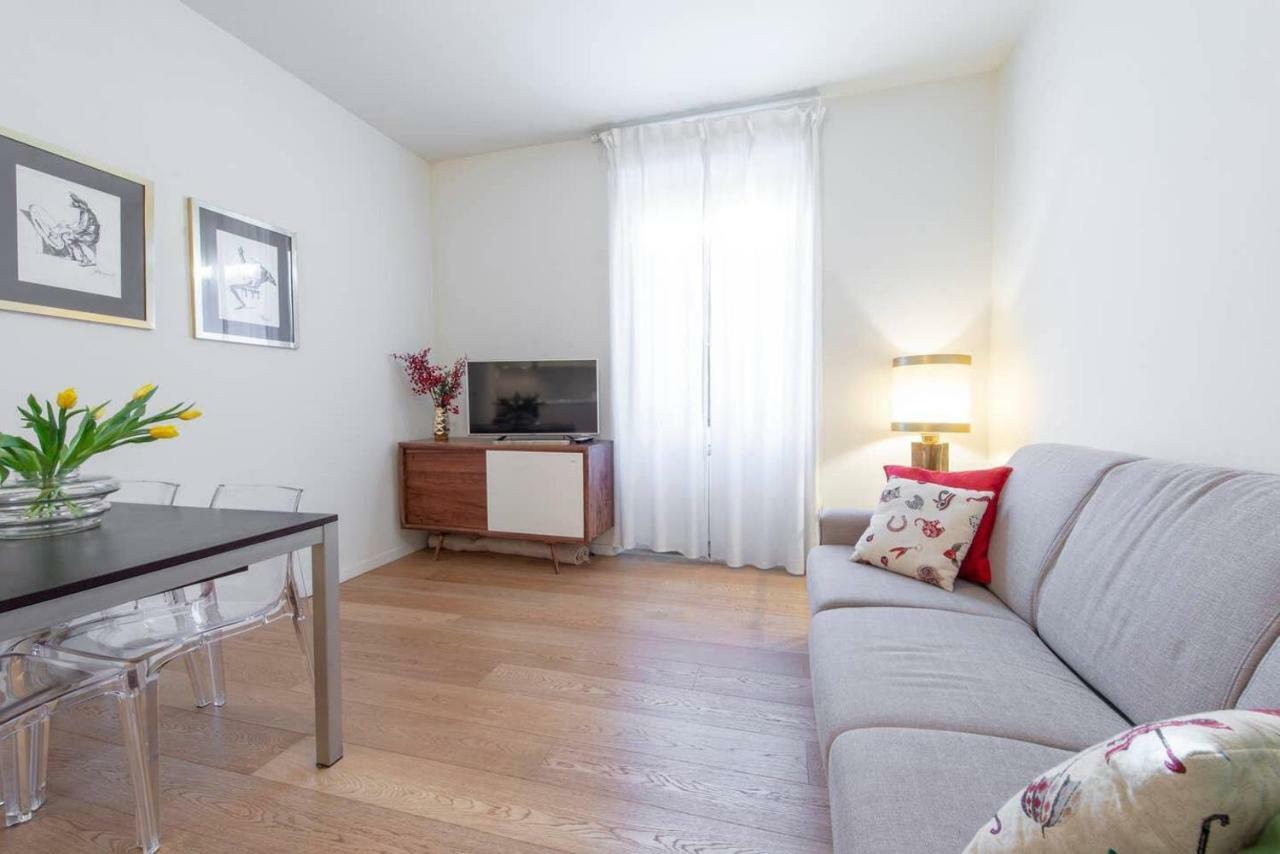 Joivy 1Br Apt In Isola With Stunning View To Bosco Verticale Milan Extérieur photo