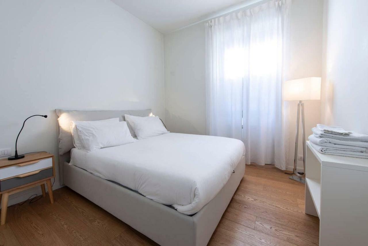Joivy 1Br Apt In Isola With Stunning View To Bosco Verticale Milan Extérieur photo